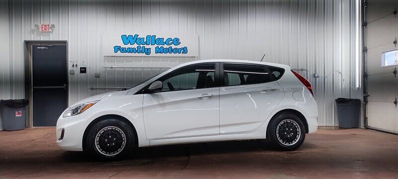 2015 Hyundai Accent GS 4-Door Hatchback FWD