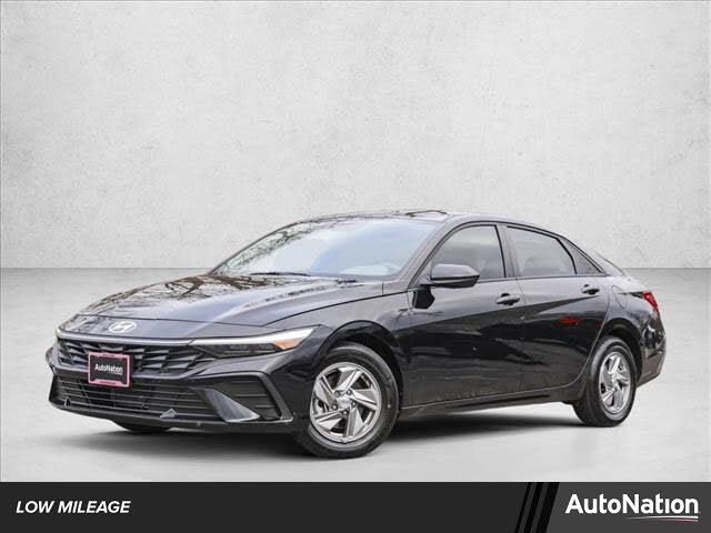 2025 Hyundai Elantra SE FWD