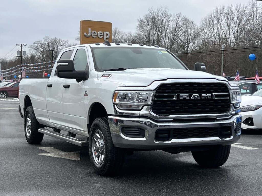 2024 RAM 3500 Tradesman Crew Cab LB 4WD