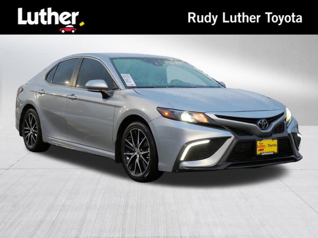 2024 Toyota Camry SE FWD