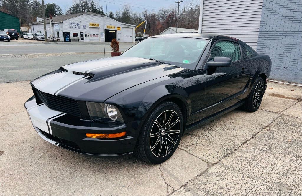 2008 Ford Mustang V6 Premium Coupe RWD