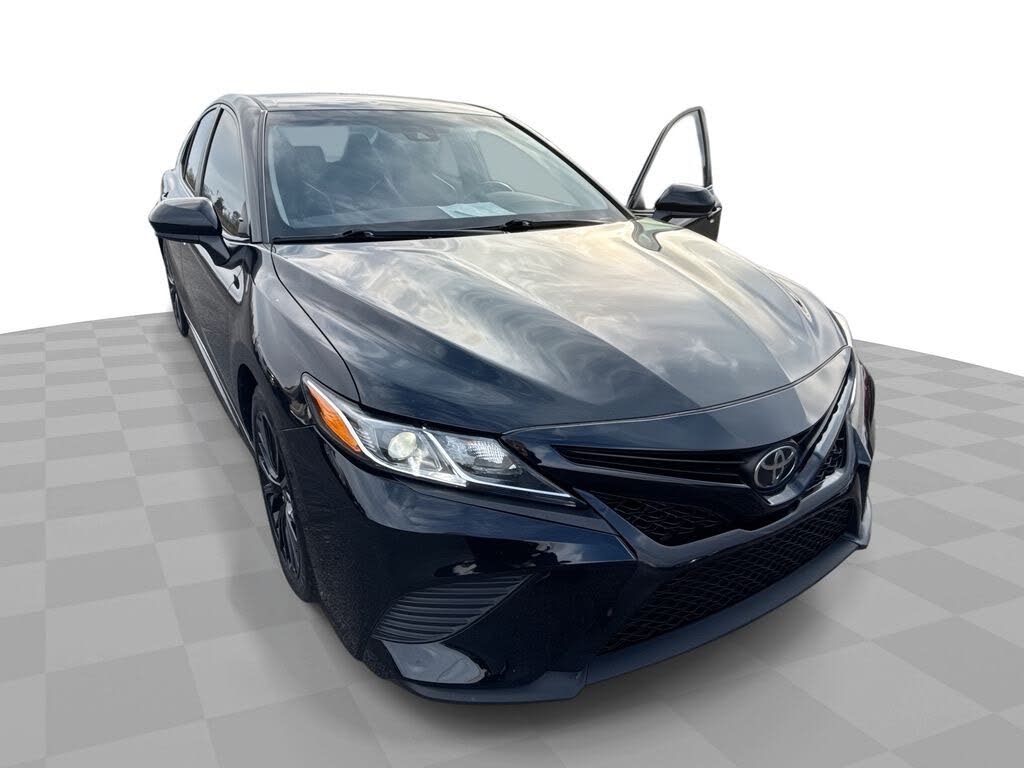 2020 Toyota Camry SE Nightshade FWD