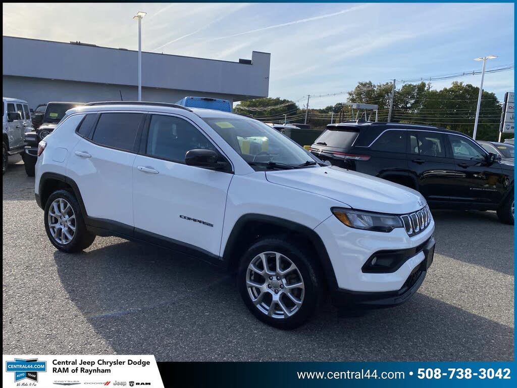 2022 Jeep Compass Latitude Lux 4WD