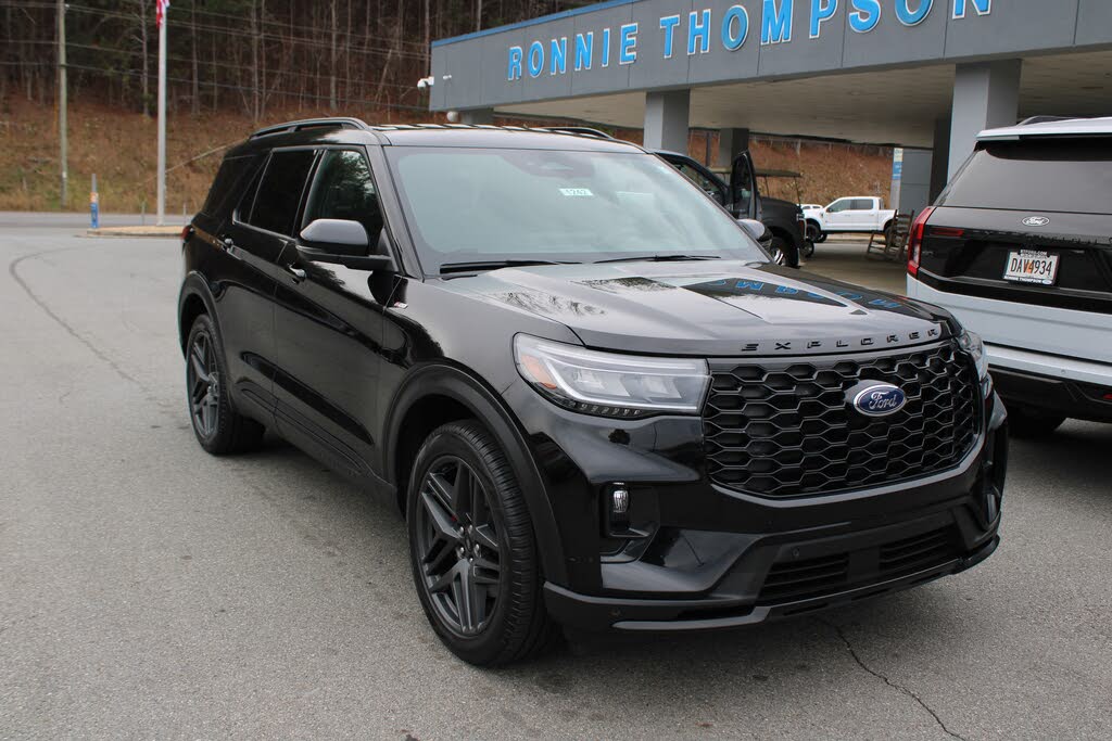 2025 Ford Explorer ST-Line AWD