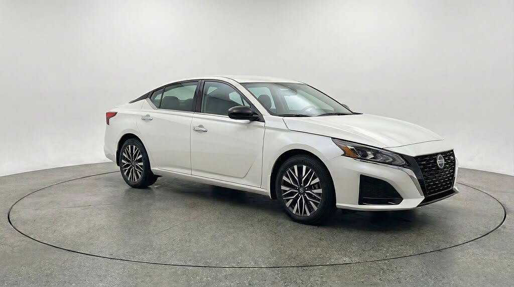 2025 Nissan Altima 2.5 SV FWD