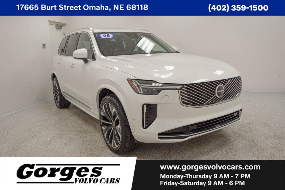 2025 Volvo XC90 B6 Plus Bright Theme 7-Passenger AWD