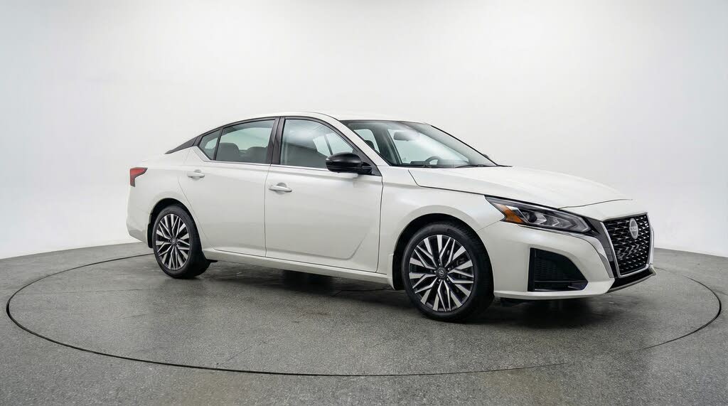 2025 Nissan Altima 2.5 SV FWD