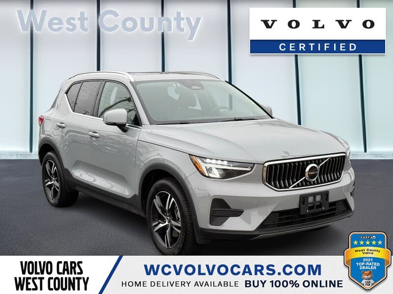 2025 Volvo XC40 B5 Core Bright Theme AWD