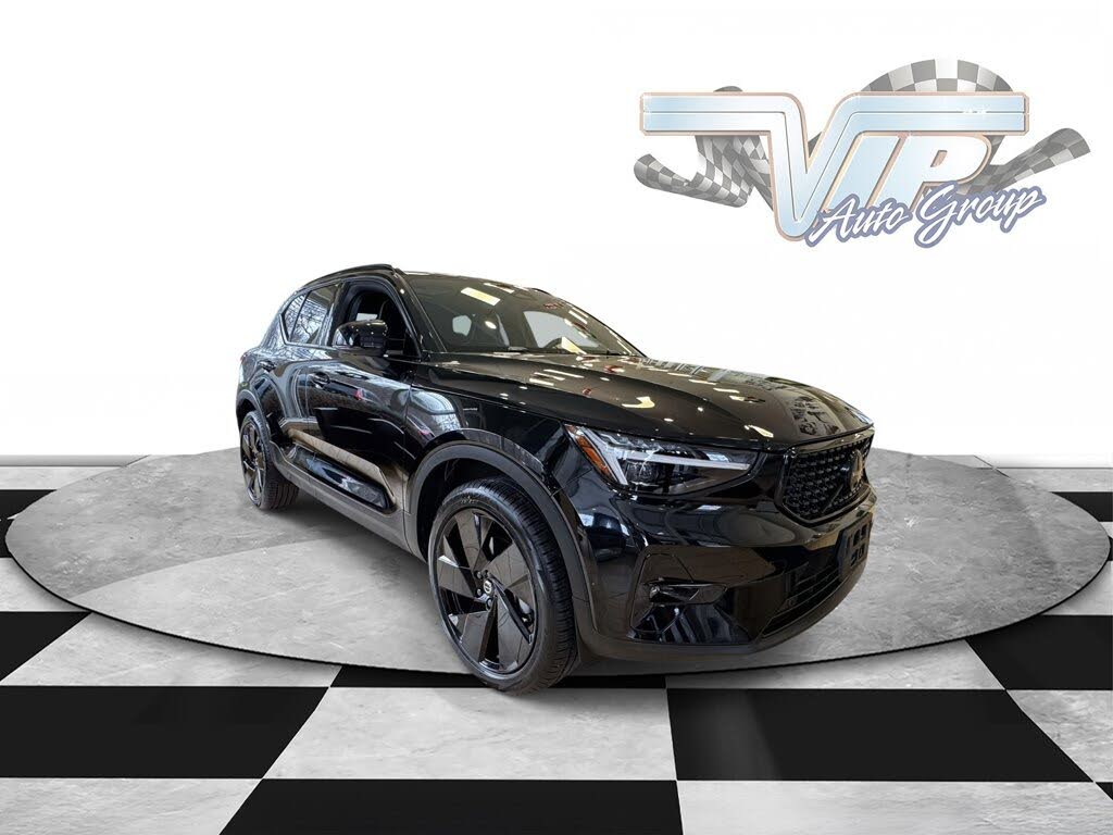 2026 Volvo XC40 B5 Ultra Black Edition AWD