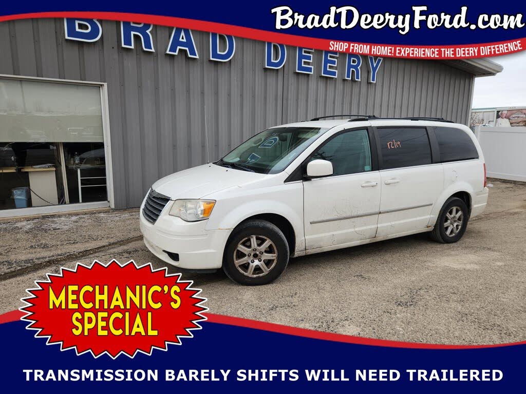 2009 Chrysler Town & Country Touring FWD