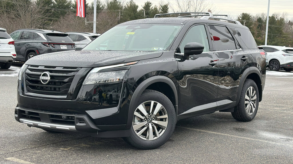2025 Nissan Pathfinder SL 4WD