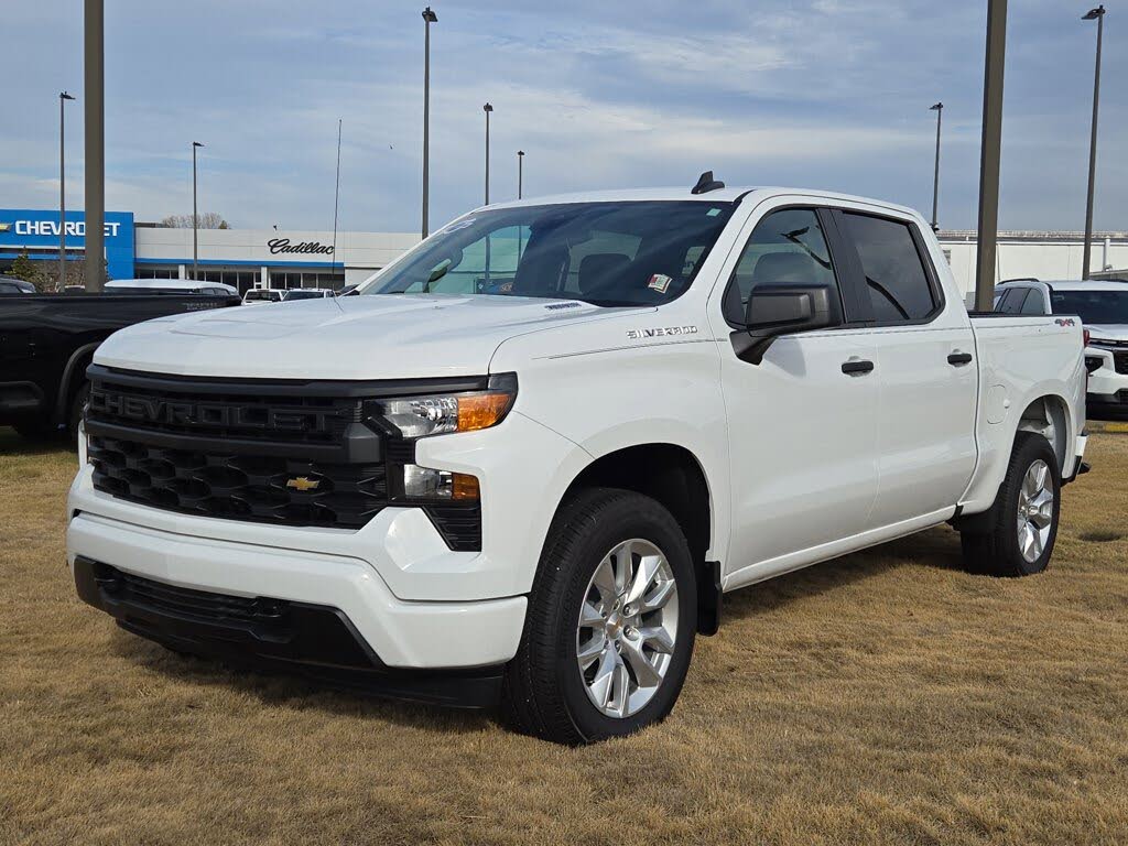 2026 Chevrolet Silverado 1500 Custom Crew Cab 4WD