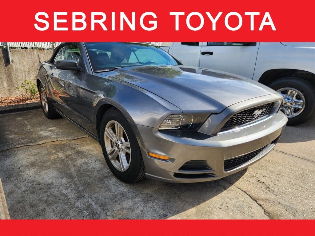 2014 Ford Mustang V6 Convertible RWD