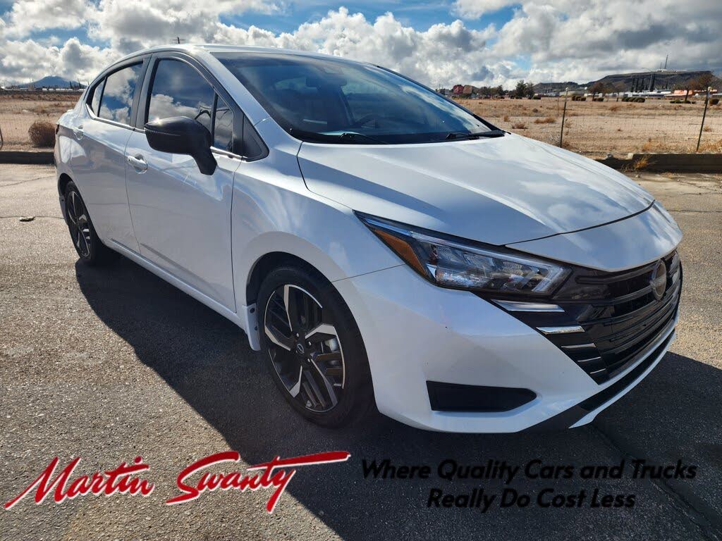 2023 Nissan Versa SR FWD