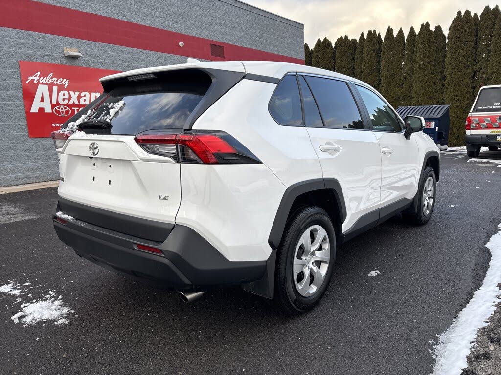 2023 Toyota RAV4 LE FWD