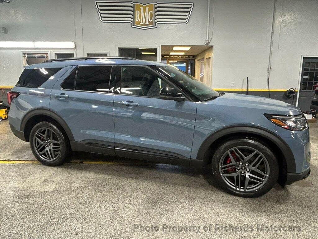 2025 Ford Explorer ST AWD