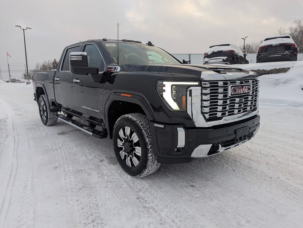 2025 GMC Sierra 2500HD Denali Crew Cab 4WD