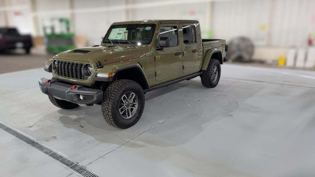 2025 Jeep Gladiator Mojave Crew Cab 4WD