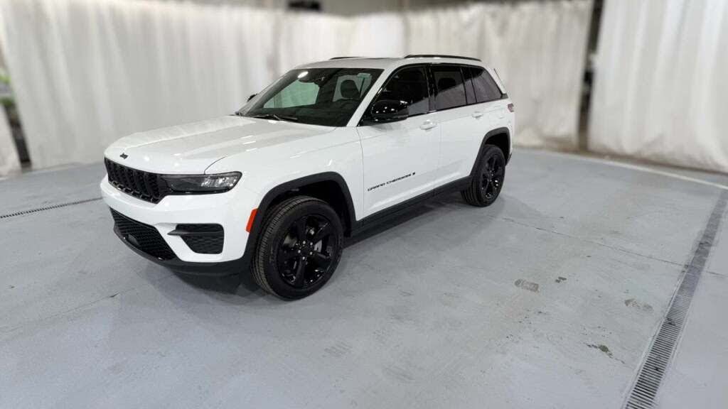 2025 Jeep Grand Cherokee Altitude X RWD
