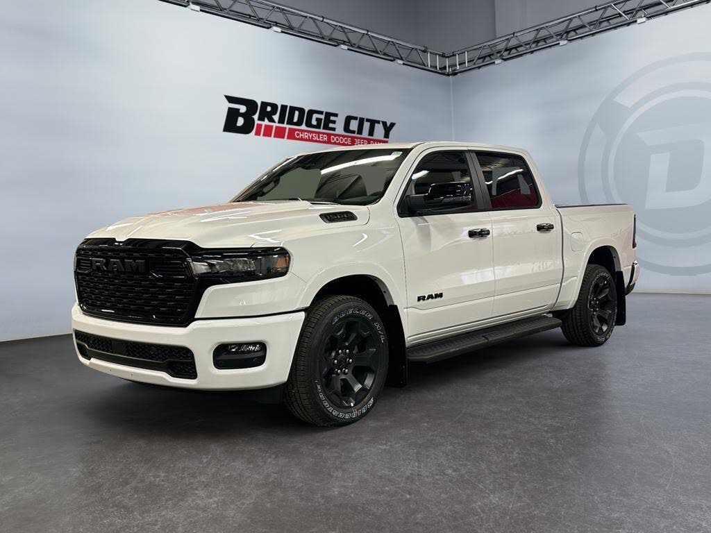RAM 1500 Big Horn Crew Cab 4WD 2025