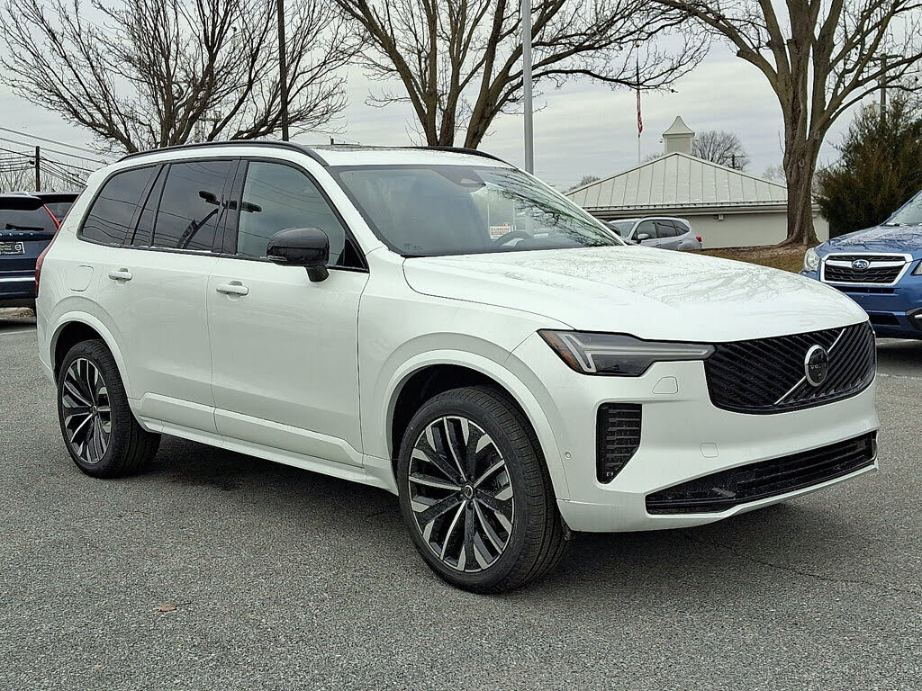 2026 Volvo XC90 B6 Ultra Dark 6-Passenger AWD