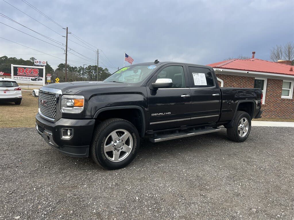 2015 GMC Sierra 2500HD Denali Crew Cab SB 4WD
