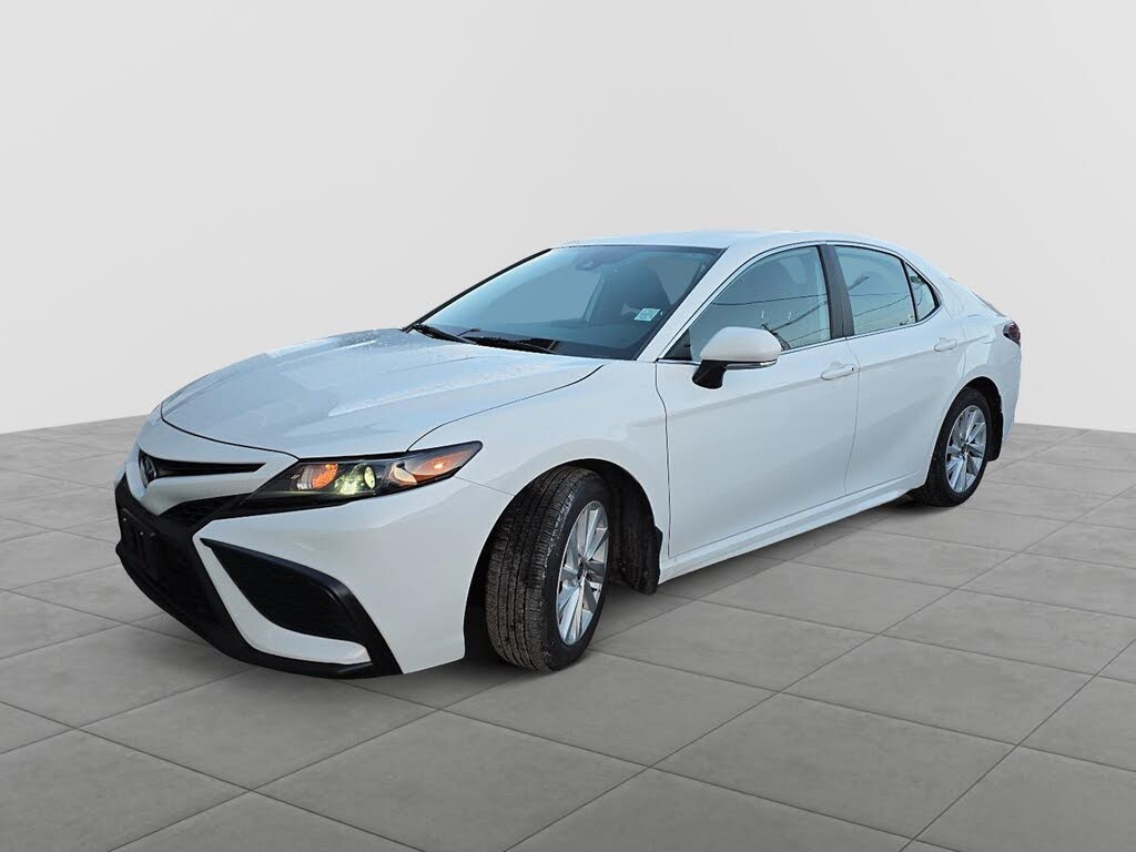 2024 Toyota Camry SE FWD