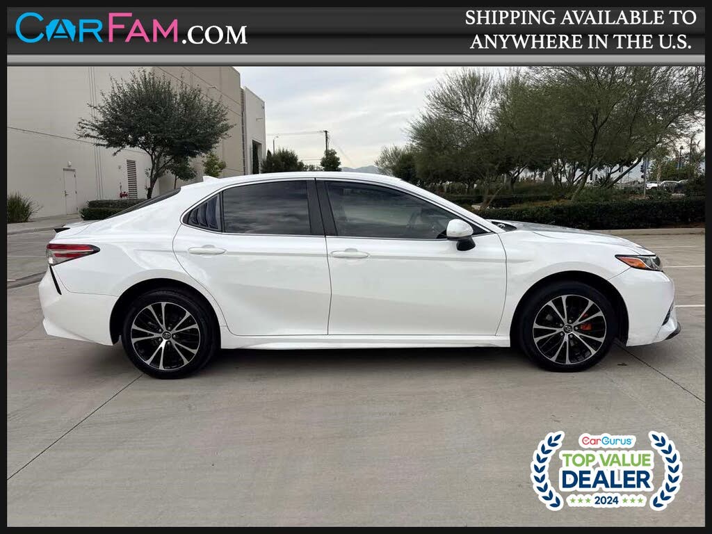 2020 Toyota Camry SE FWD