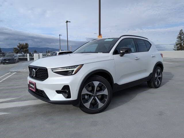 2026 Volvo XC40 B5 Plus AWD