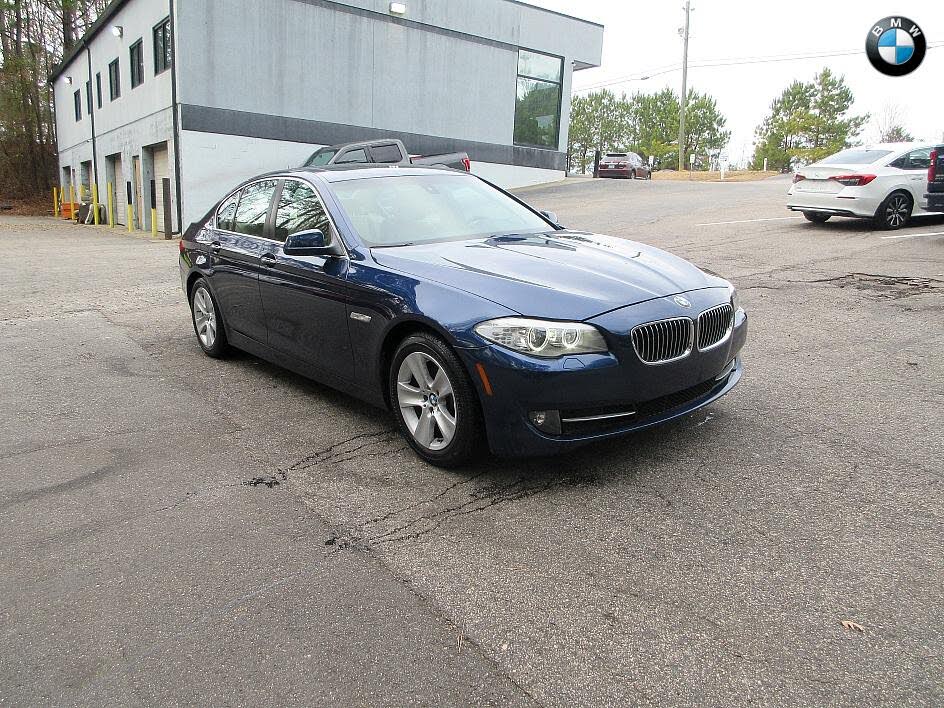 2011 BMW 5 Series 528i Sedan RWD
