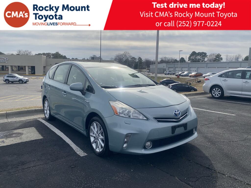 2014 Toyota Prius v Five FWD