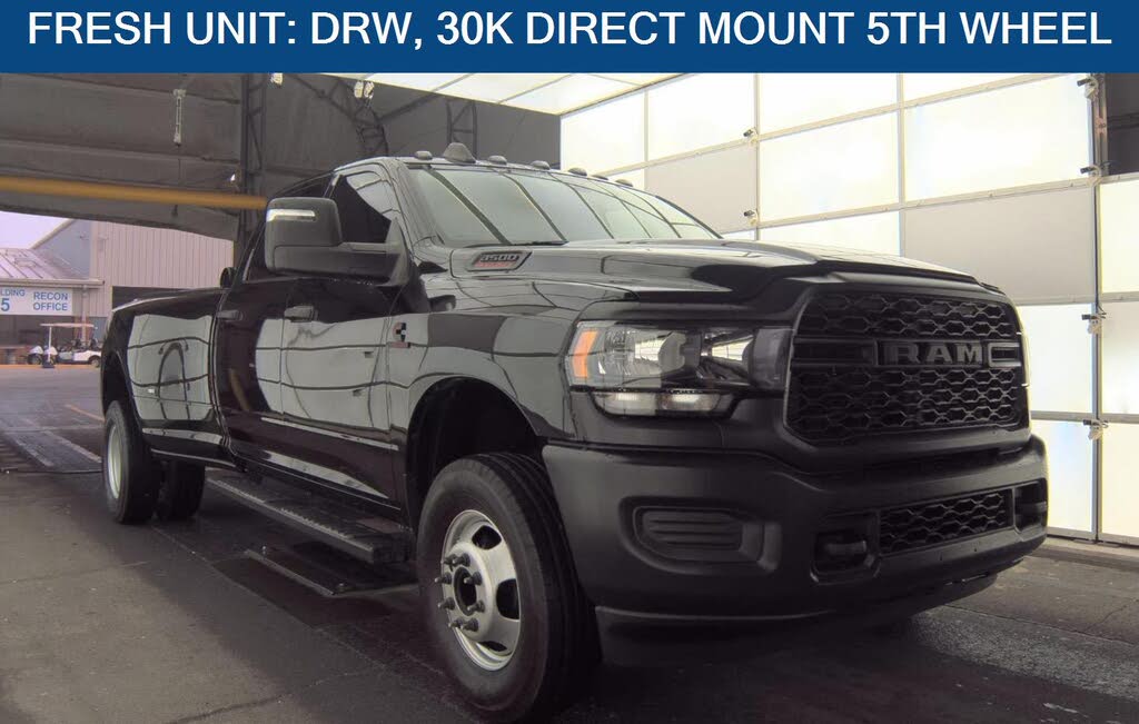 2024 RAM 3500 Tradesman Crew Cab LB DRW 4WD