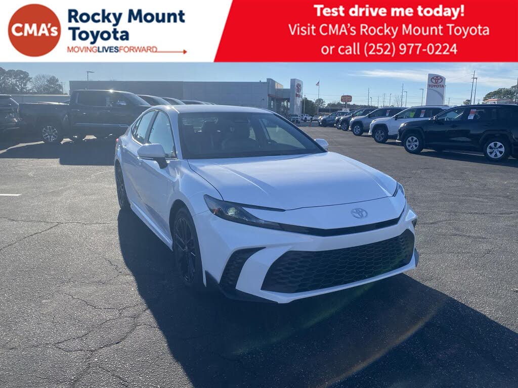 2026 Toyota Camry SE FWD