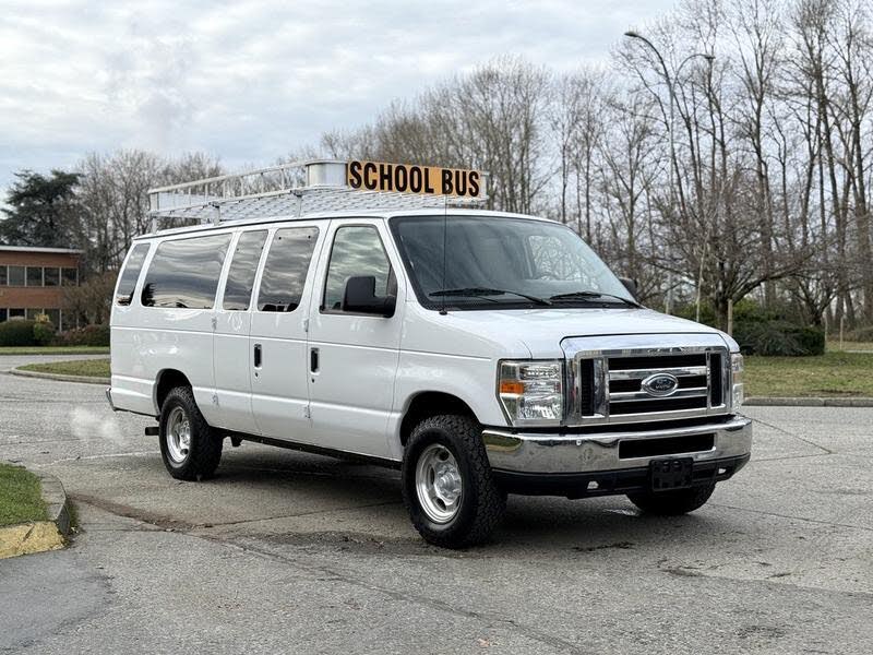 2010 Ford E-Series E-350 XLT Super Duty Extended Passenger Van