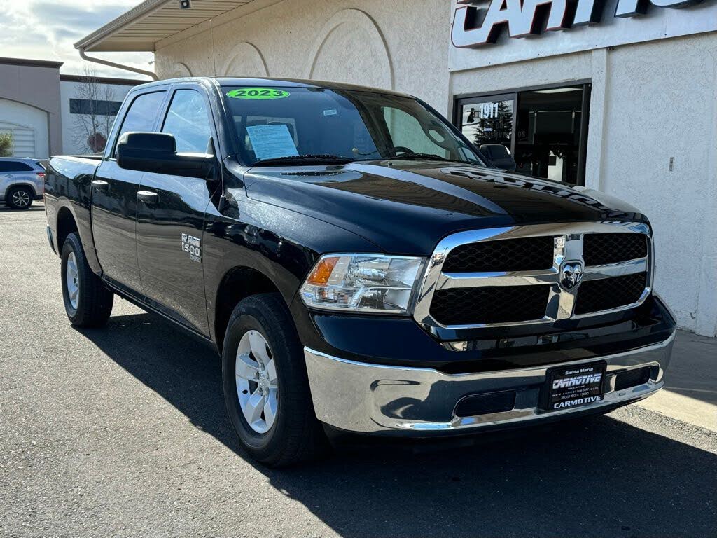2023 RAM 1500 Classic SLT Crew Cab 4WD