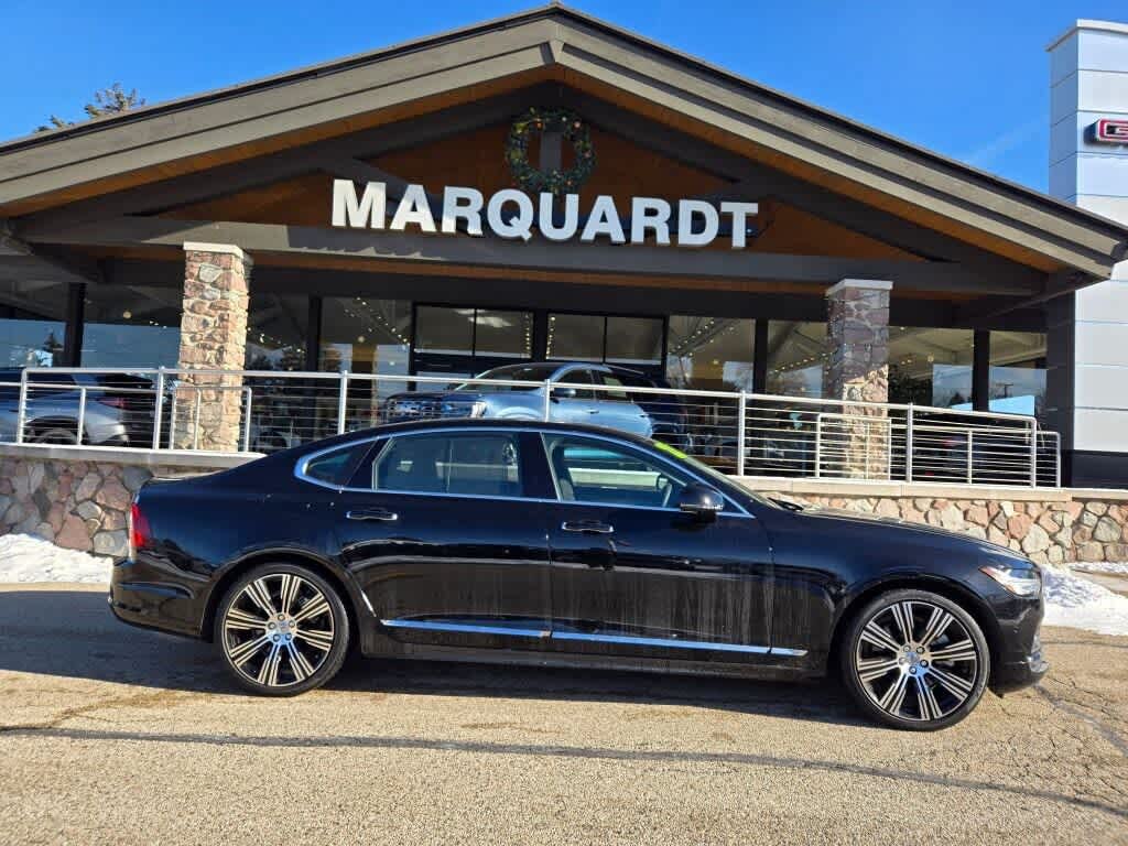 2022 Volvo S90 B6 Inscription AWD