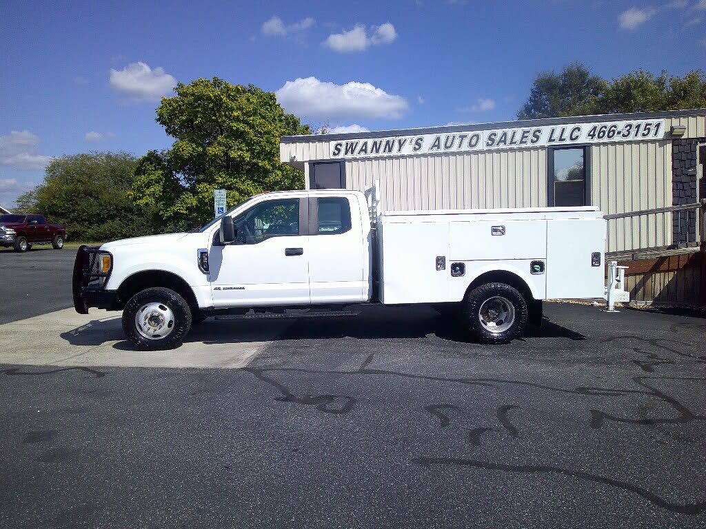 2017 Ford F-350 Super Duty Chassis XL SuperCab DRW 4WD