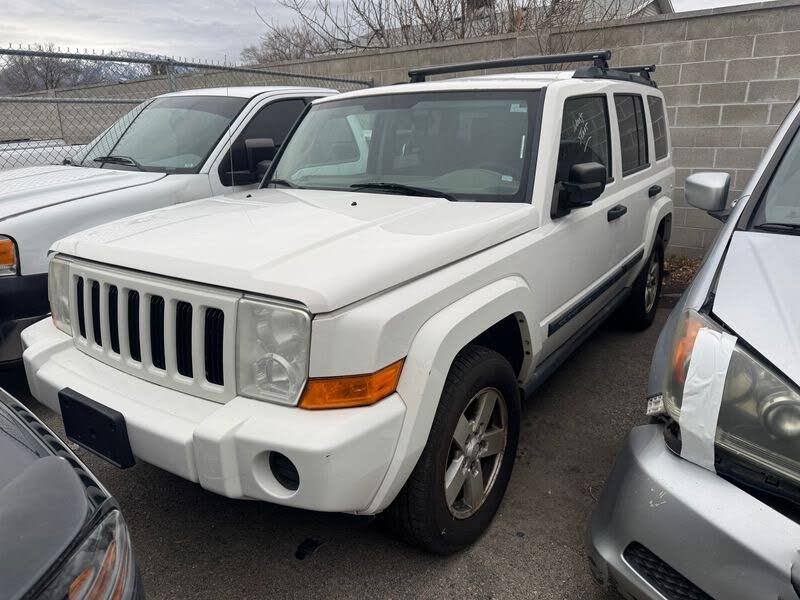 2006 Jeep Commander Base 4WD