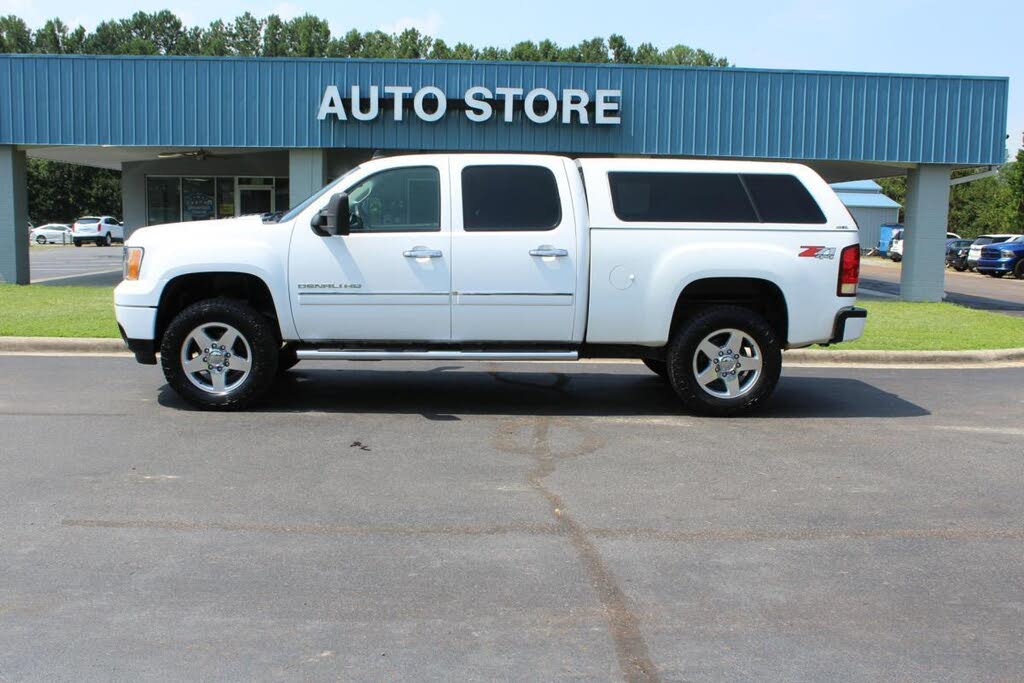 2014 GMC Sierra 2500HD Denali Crew Cab SB 4WD
