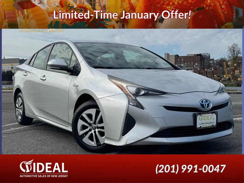 2016 Toyota Prius Three Touring FWD