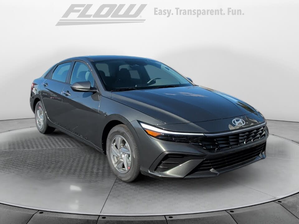 2026 Hyundai Elantra SE FWD
