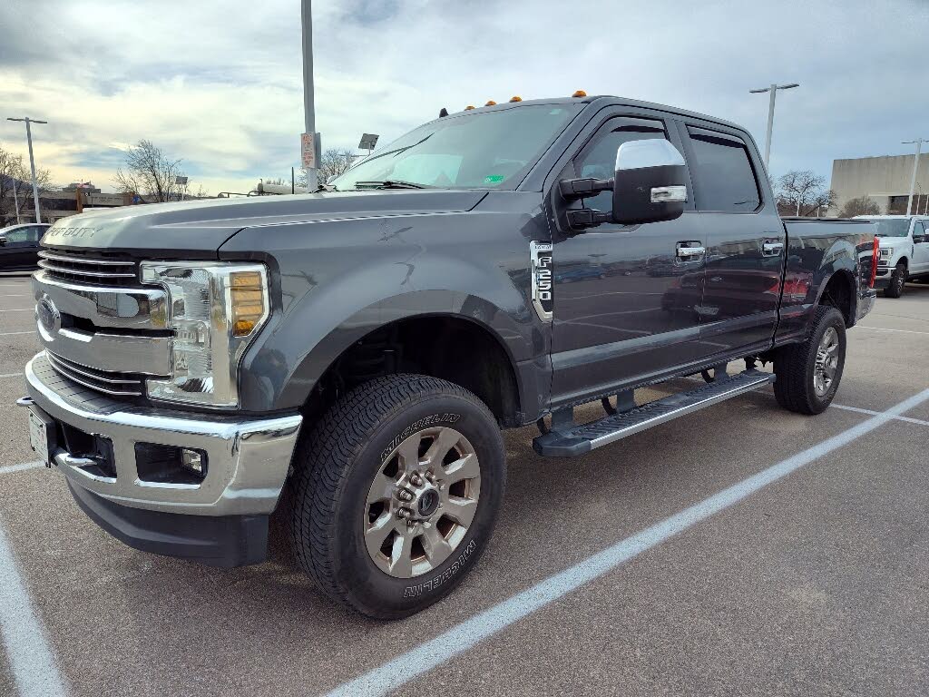 2019 Ford F-250 Super Duty Lariat Crew Cab 4WD