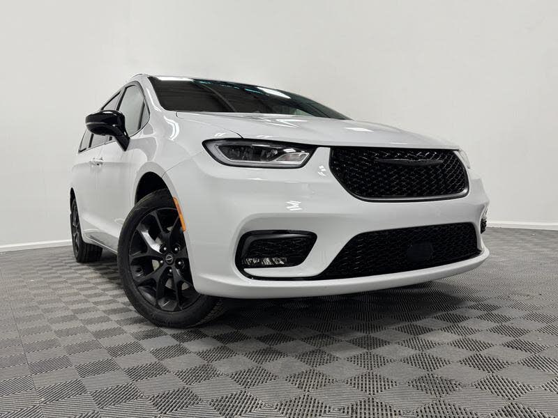 2026 Chrysler Pacifica Limited AWD