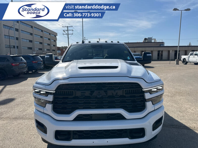 2025 RAM 3500 Limited Crew Cab 4WD