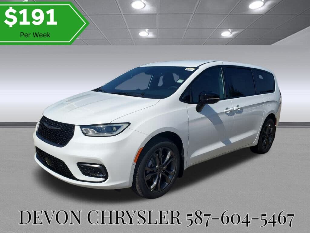 Chrysler Pacifica Select AWD 2026