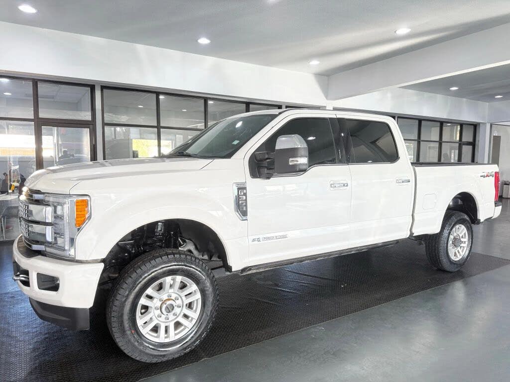 2017 Ford F-350 Super Duty Platinum Crew Cab 4WD