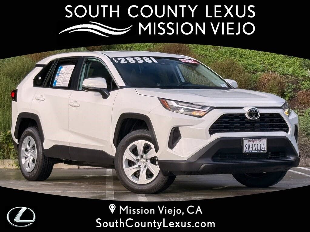 2025 Toyota RAV4 LE FWD