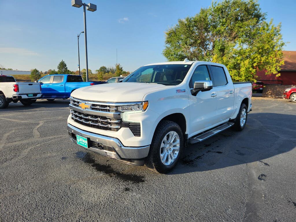2024 Chevrolet Silverado 1500 LTZ Crew Cab 4WD