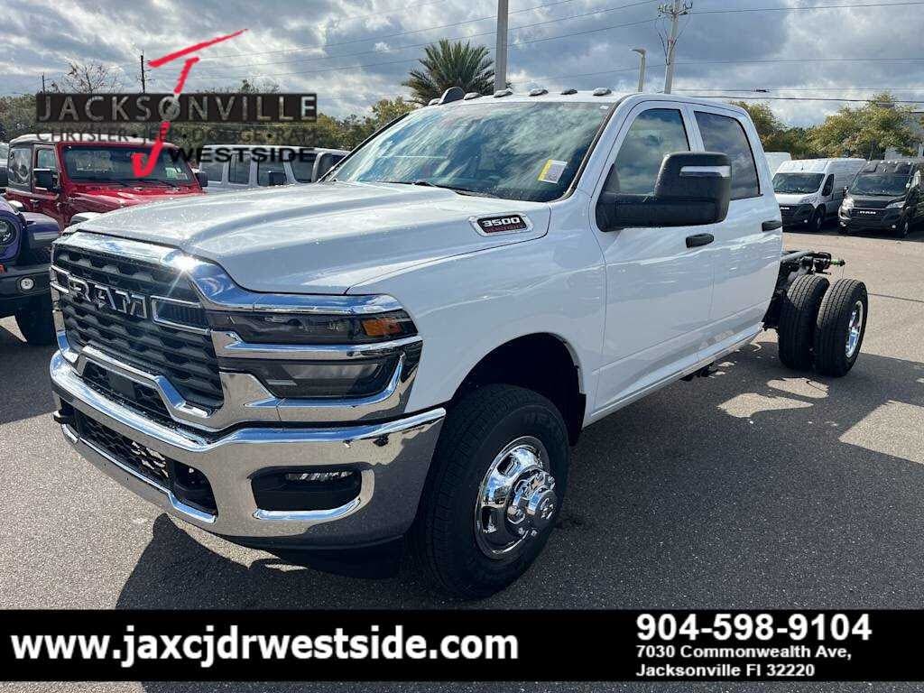 2026 RAM 3500 Chassis Tradesman Crew Cab LB DRW 4WD