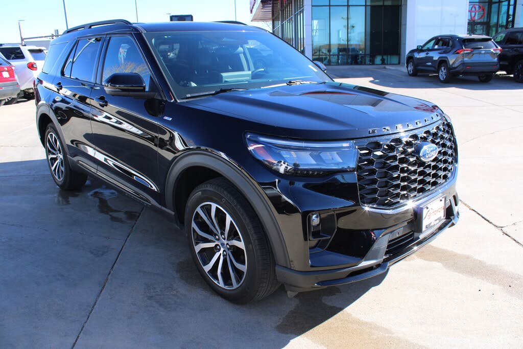 2025 Ford Explorer ST-Line AWD